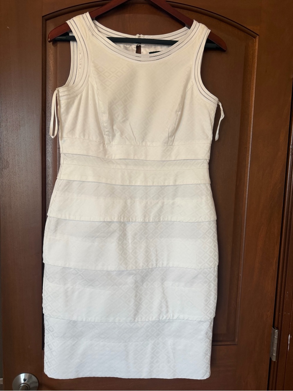 White House Black Market Ivory Textured Sleeveless Sheath Dress